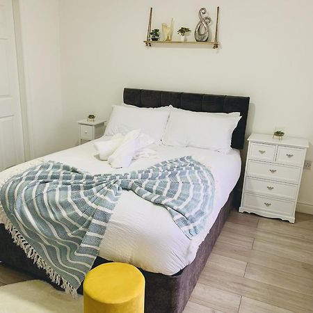 Modern & Cosy 2-Bed Apartment Near Nec, Airport & Jlr! 버밍엄 객실 사진