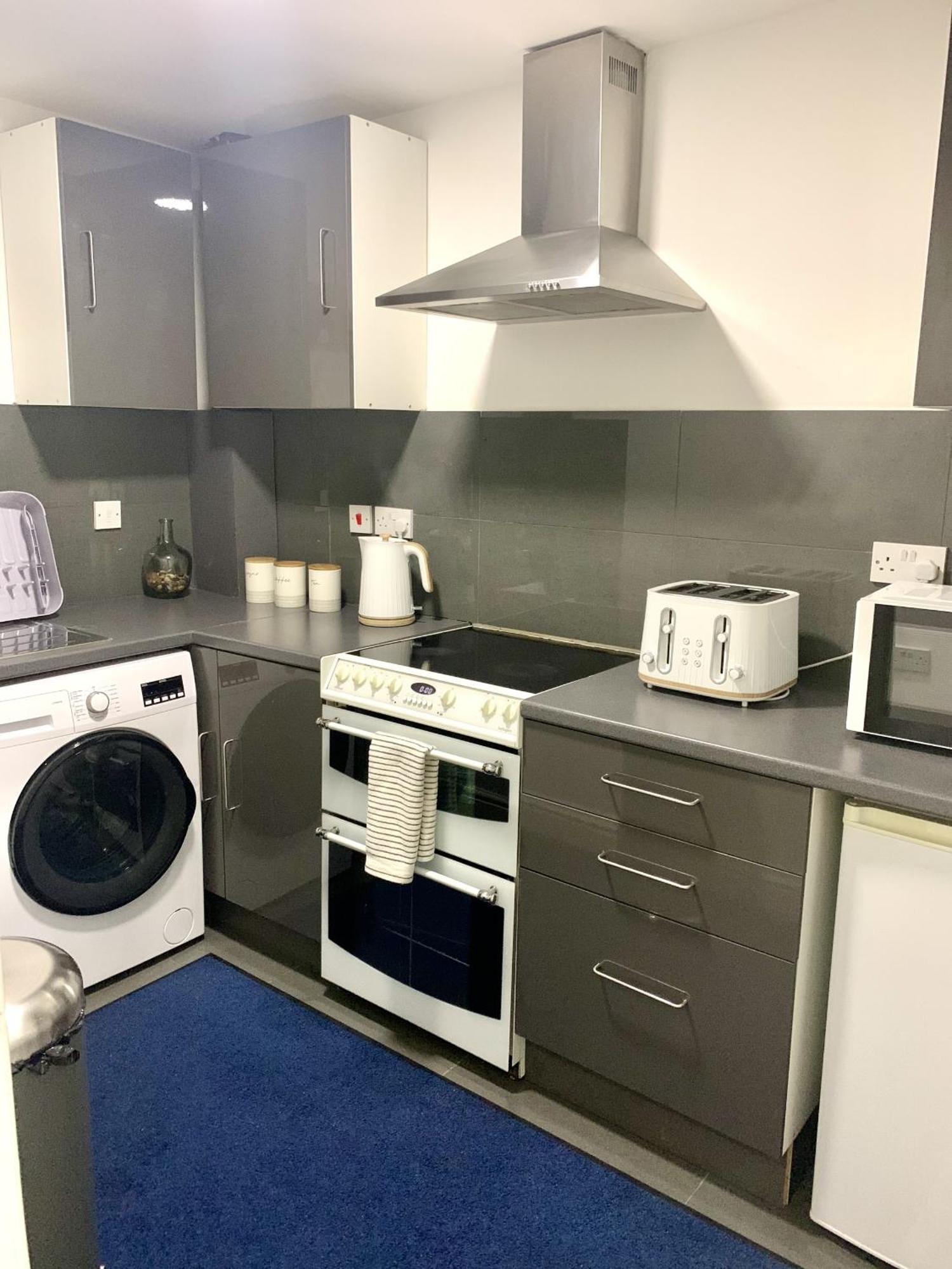 Modern & Cosy 2-Bed Apartment Near Nec, Airport & Jlr! 버밍엄 객실 사진