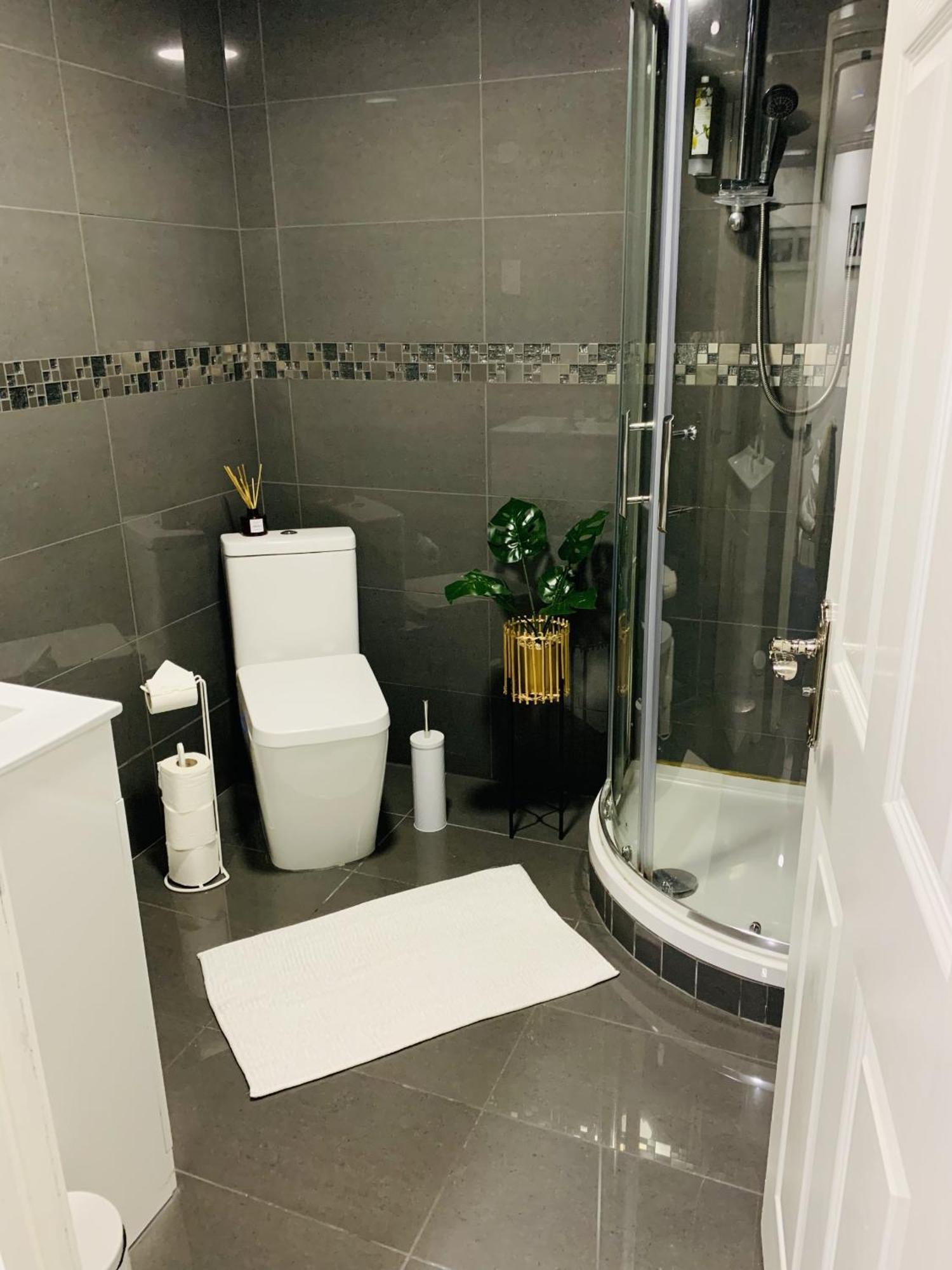 Modern & Cosy 2-Bed Apartment Near Nec, Airport & Jlr! 버밍엄 객실 사진